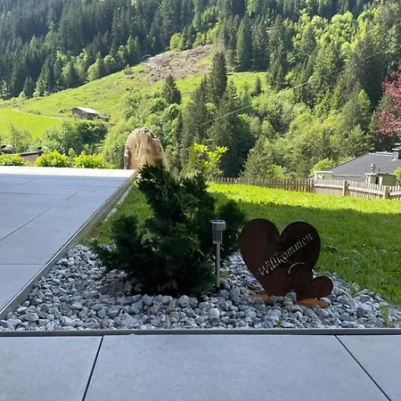 Ferienglueck, * Finkenberg